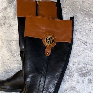 Tommy hilfiger black books with brown accents